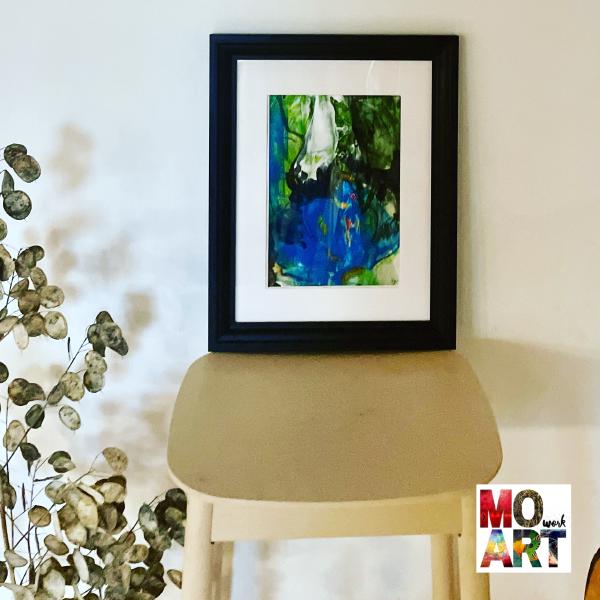 Blume In Blauem Kleid